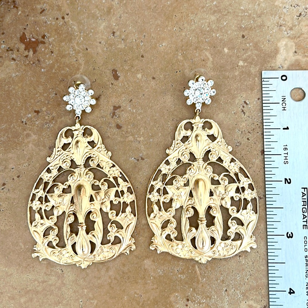 VTG pair of Chandelier Gold Filigree Earrings with Rhinestones - Picture 5 of 8